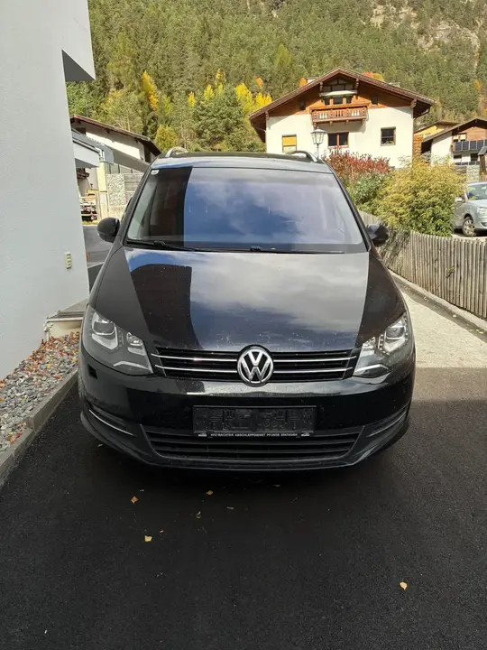 Volkswagen Sharan 2012 photo 2