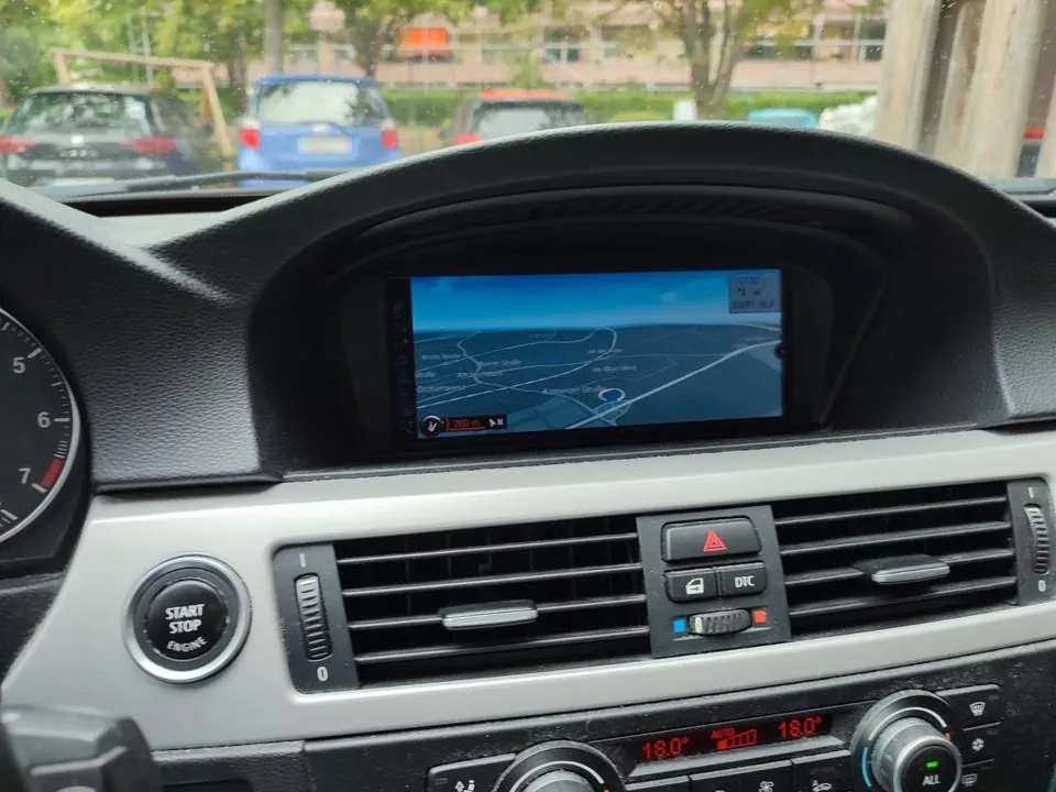 BMW 318I