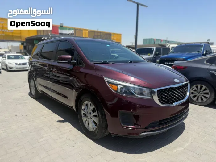 Kia Sedona 2018 photo 2
