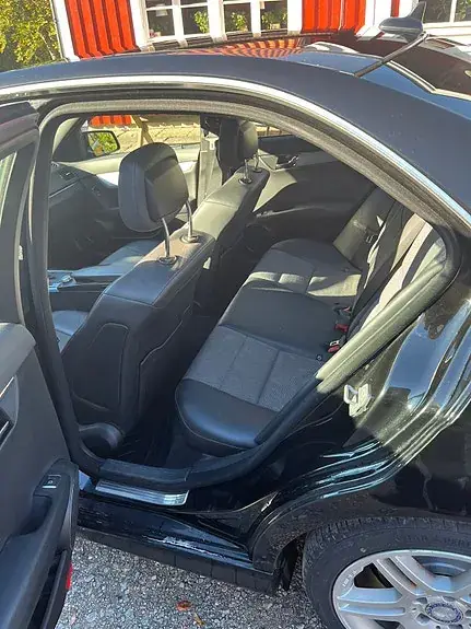 Mercedes-Benz C220 2011 photo 5