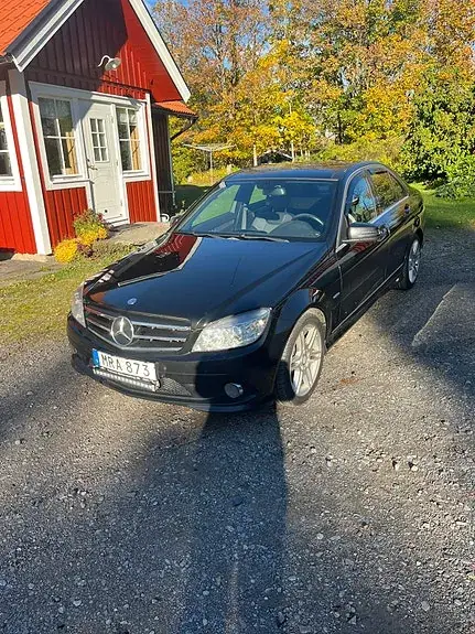 Mercedes-Benz C220 2011 photo 2