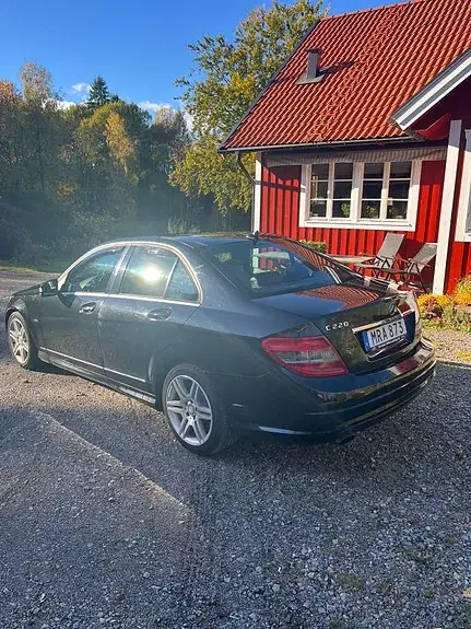 Mercedes-Benz C220 2011 photo 3