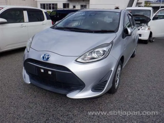 Toyota Aqua S 2018 photo 2