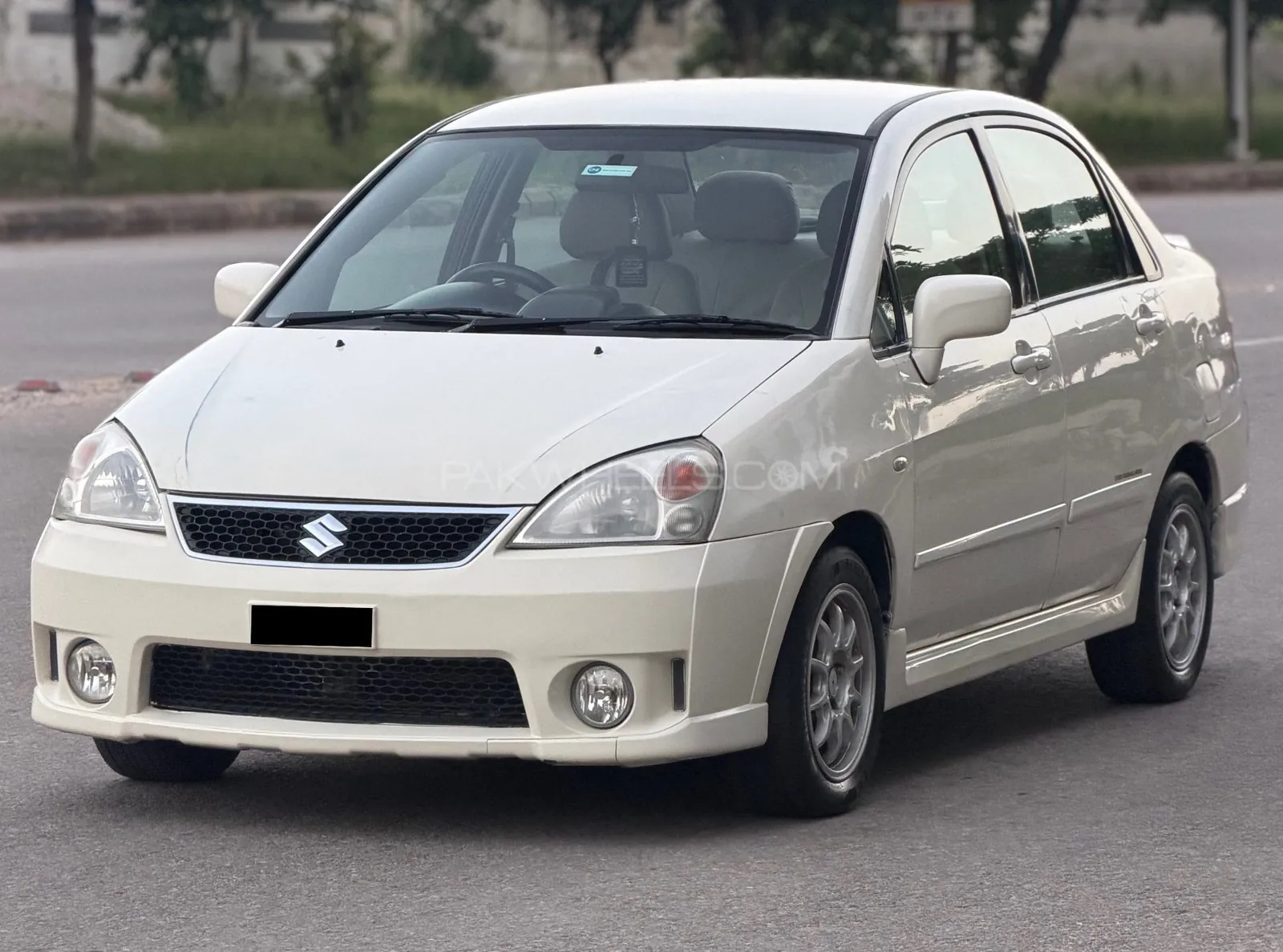 Suzuki Liana