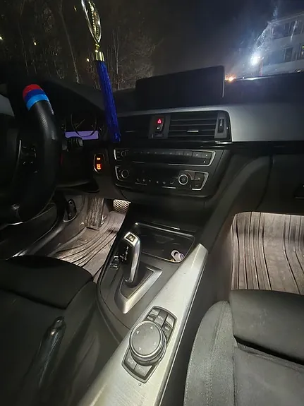 BMW 318D 2015 photo 3