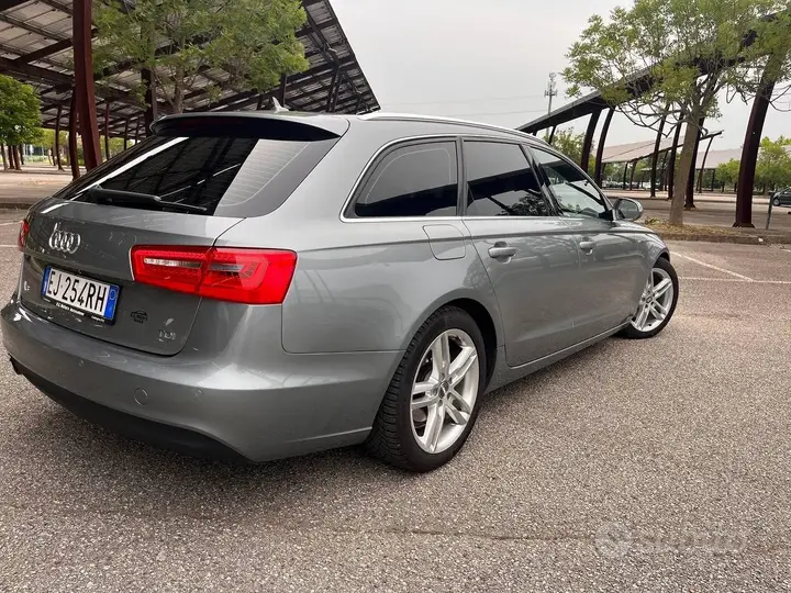 Audi A6 2011 photo 2