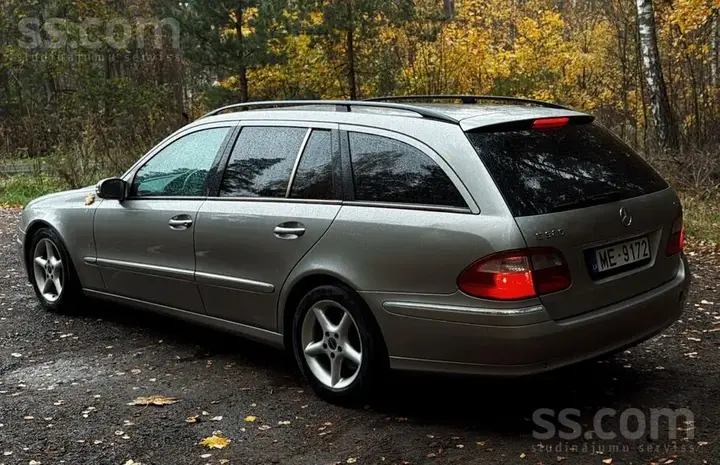Mercedes-Benz E320 2003 photo 3