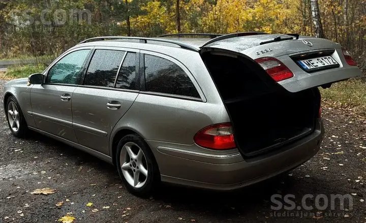 Mercedes-Benz E320 2003 photo 5