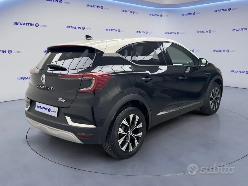 Renault Captur 2023 photo 3