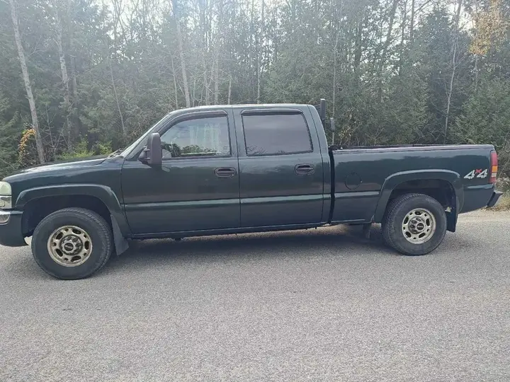 GMC Sierra 2500 2003 photo 2