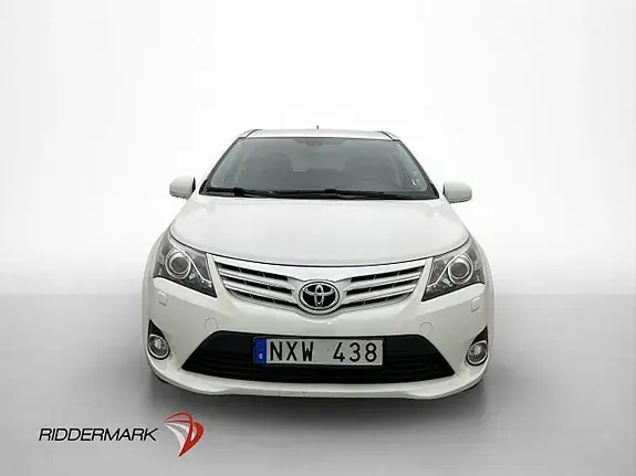 Toyota Avensis 2013 photo 2