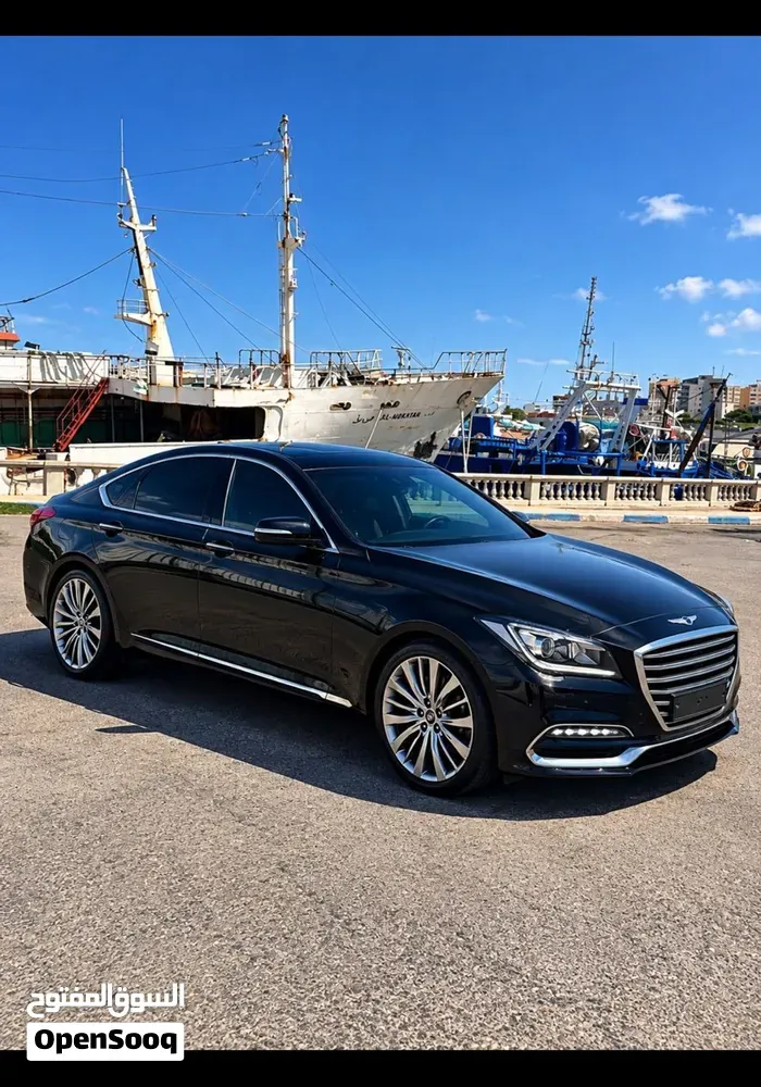 Genesis G80 2017 photo 2