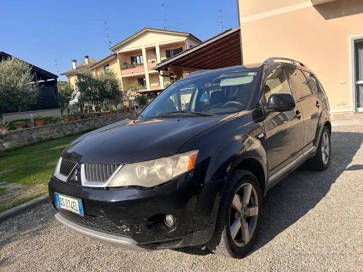 Mitsubishi Outlander 2008 photo 2