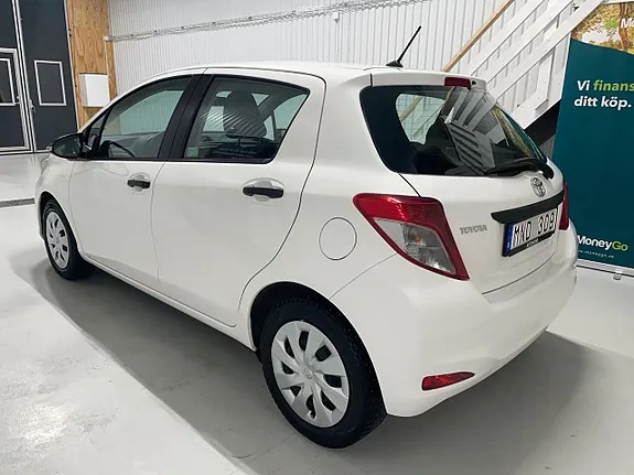 Toyota Yaris 2012 photo 4