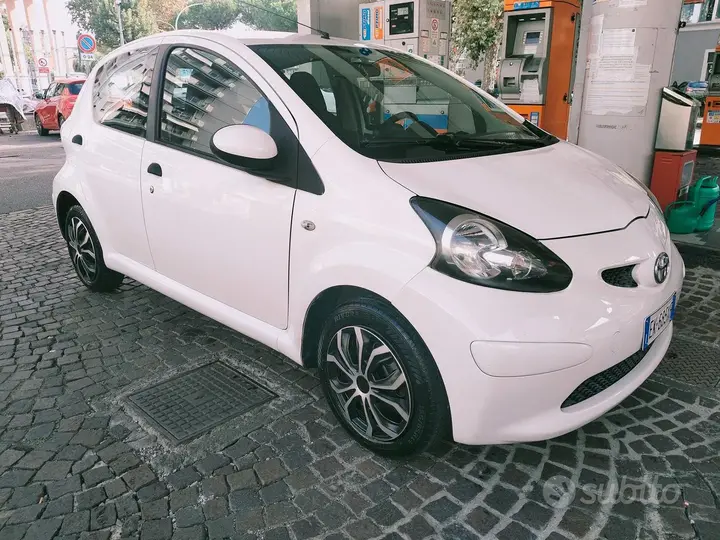 Toyota Aygo 2012 photo 5
