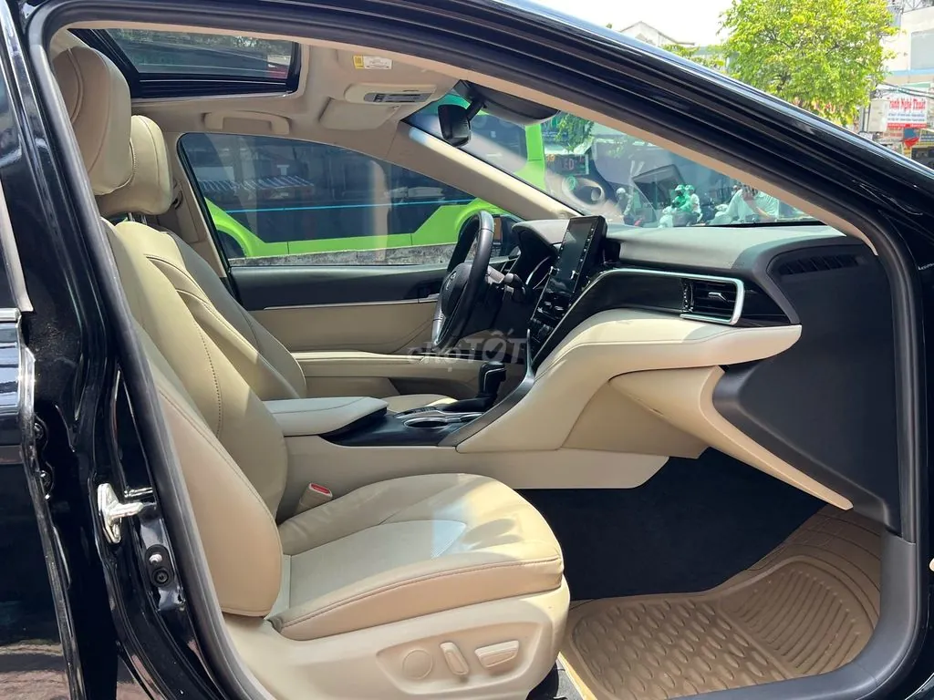 Toyota Camry 2023 photo 5
