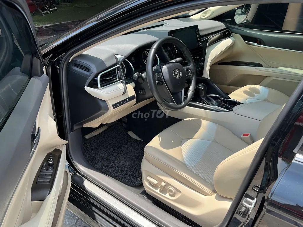 Toyota Camry 2023 photo 3
