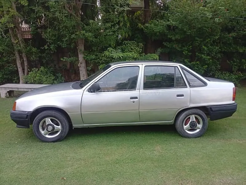 Daewoo Racer