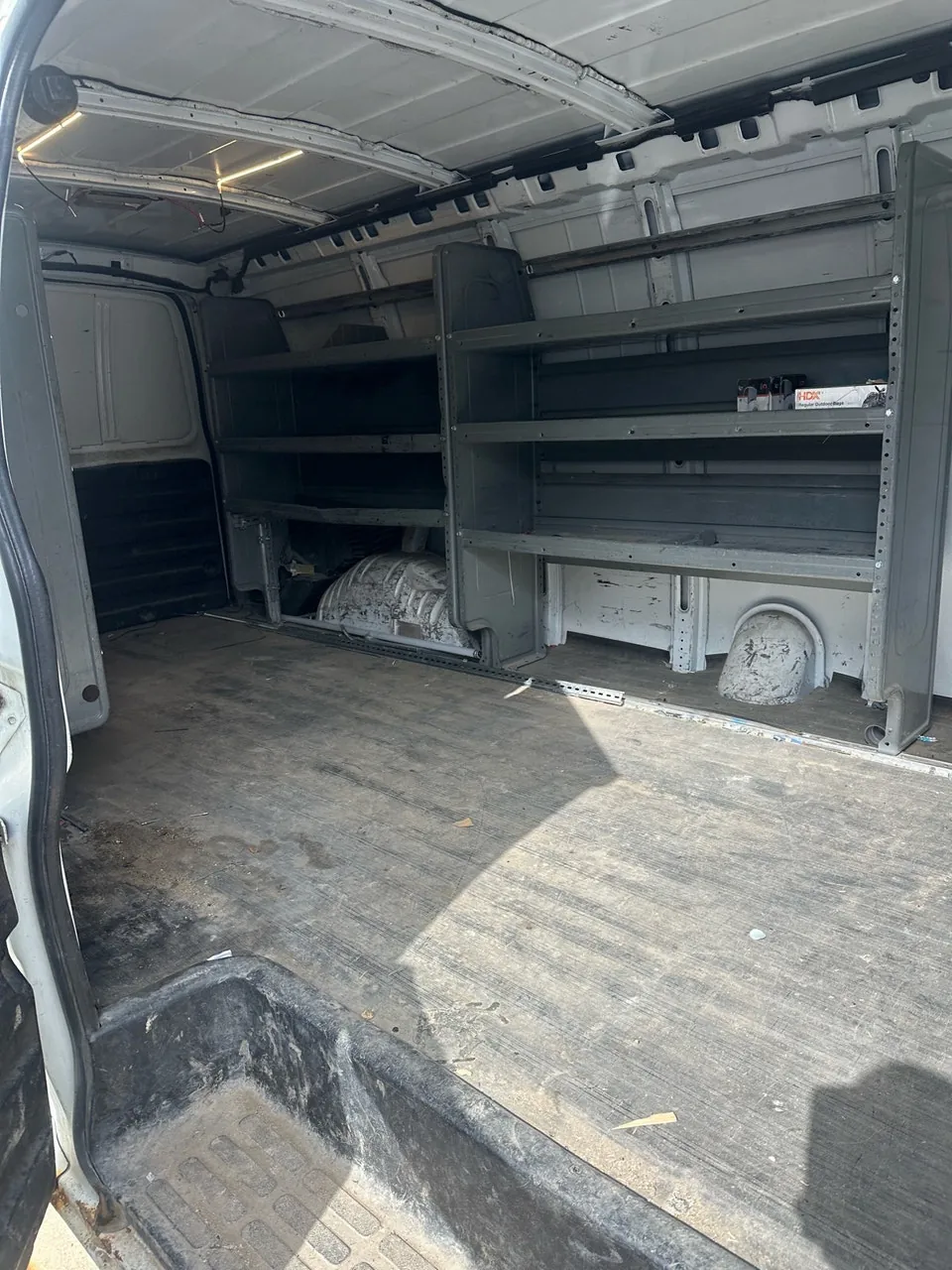 GMC Savana 2011 photo 2