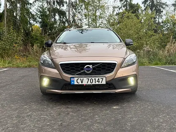 Volvo V40 Cross Country 2014 photo 2
