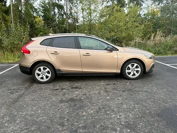Volvo V40 Cross Country 2014 photo 3