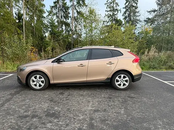 Volvo V40 Cross Country 2014 photo 4