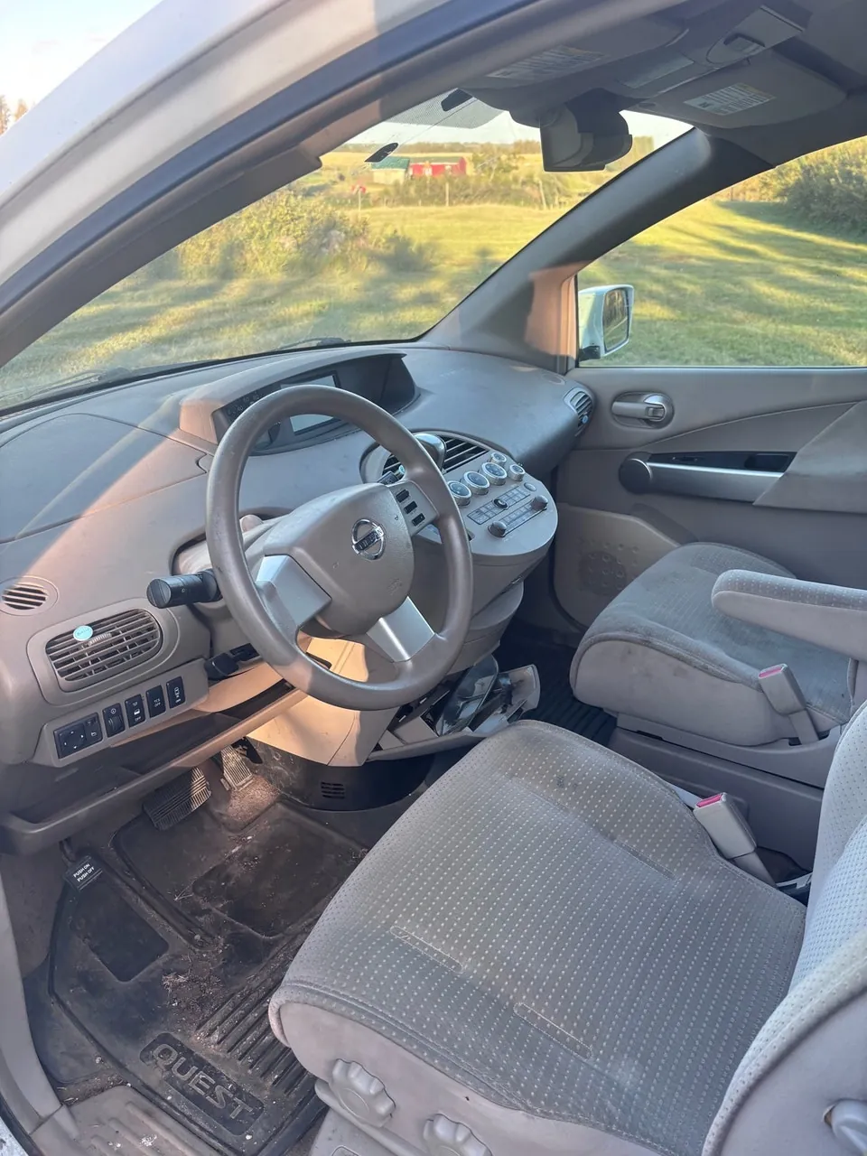 Nissan Quest 2005 photo 2