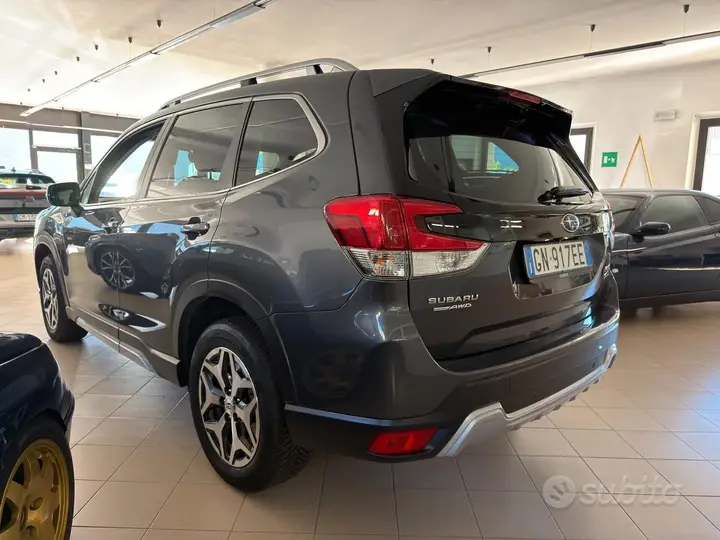 Subaru Forester 2023 photo 3
