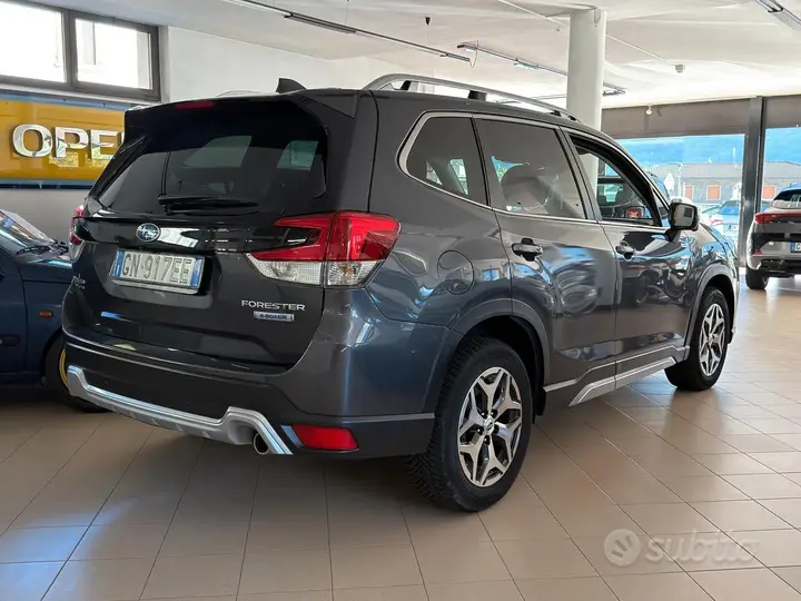Subaru Forester 2023 photo 2
