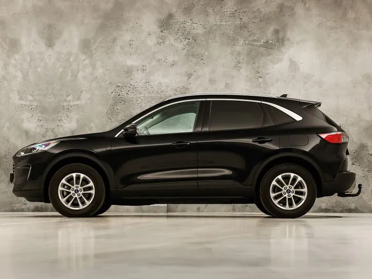 Ford Kuga 2022 photo 2
