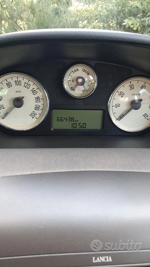 Lancia Ypsilon