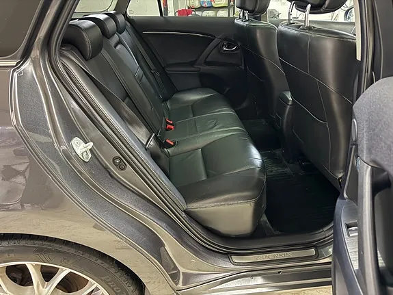 Toyota Avensis 2011 photo 3