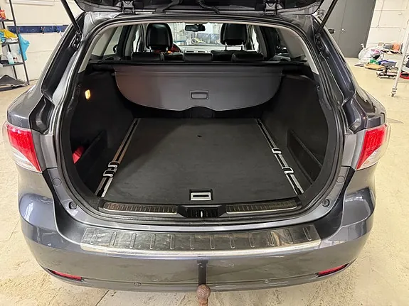 Toyota Avensis 2011 photo 5