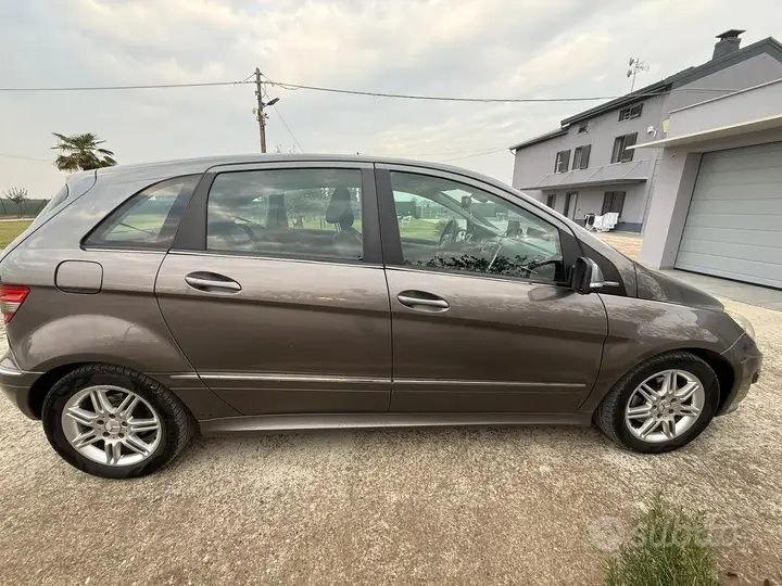 Mercedes-Benz B 200 Cdi