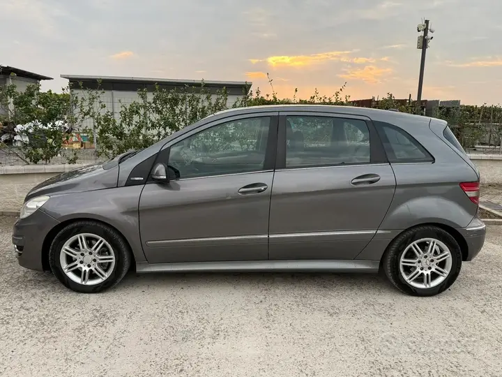 Mercedes-Benz B 200 Cdi 2010 photo 5
