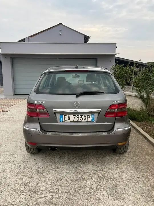 Mercedes-Benz B 200 Cdi 2010 photo 2