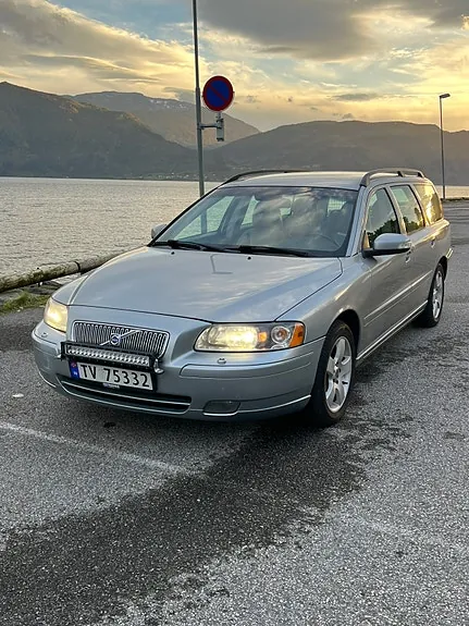 Volvo V70 2008 photo 2