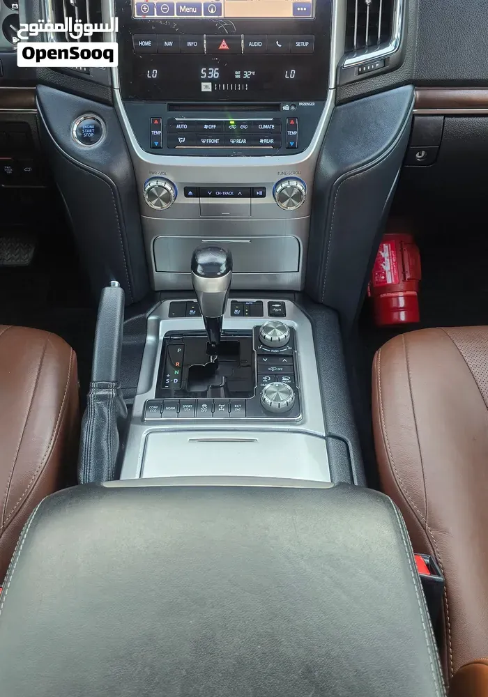 Toyota Land Cruiser 2018 photo 2