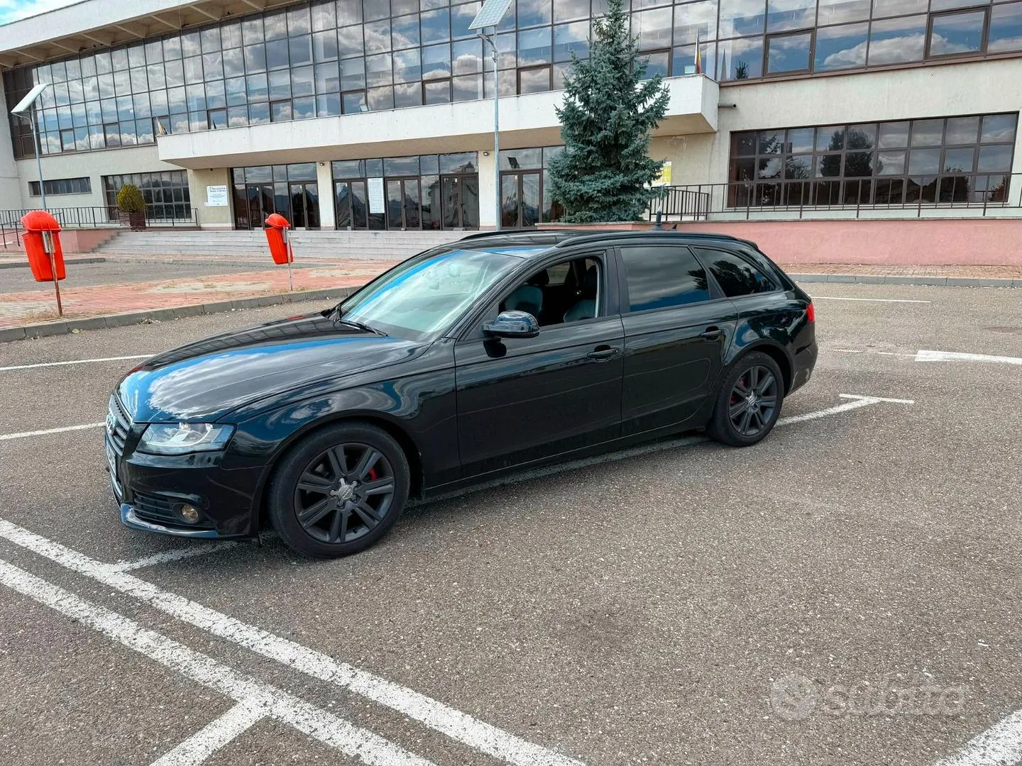 Audi A4 Avant 2012 photo 2