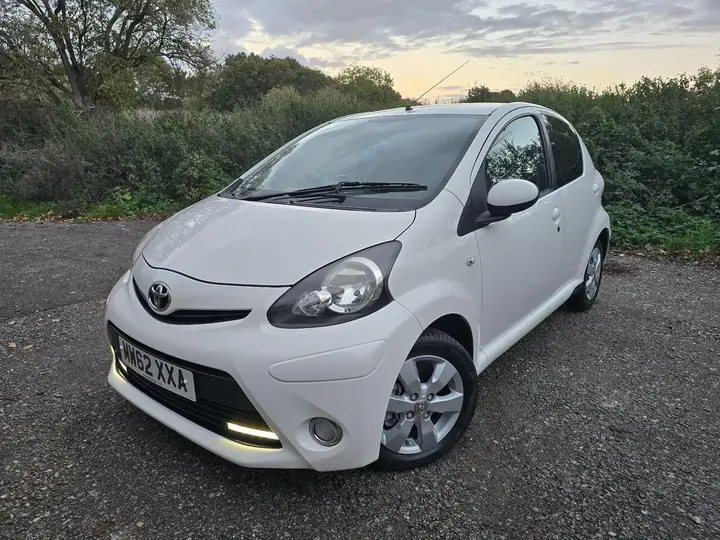 Toyota Aygo 2013 photo 2