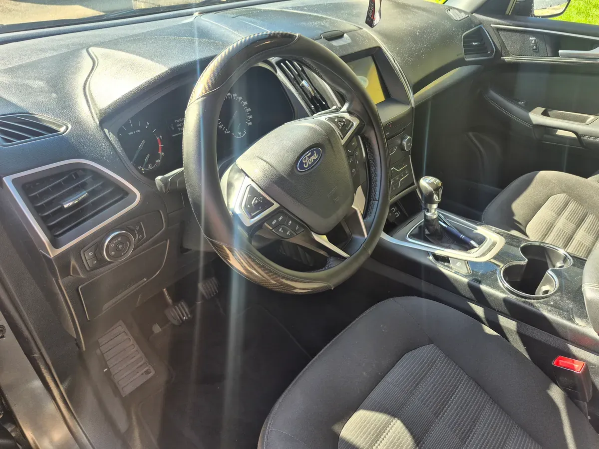 Ford Galaxy 2019 photo 2