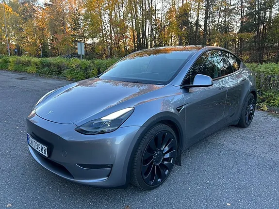 Tesla Model Y 2024 photo 2