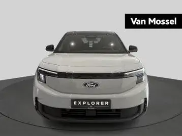 Ford Explorer 2026 photo 2