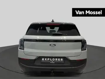 Ford Explorer 2026 photo 3
