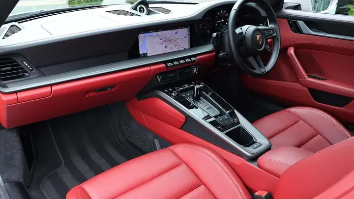Porsche 911 2020 photo 3