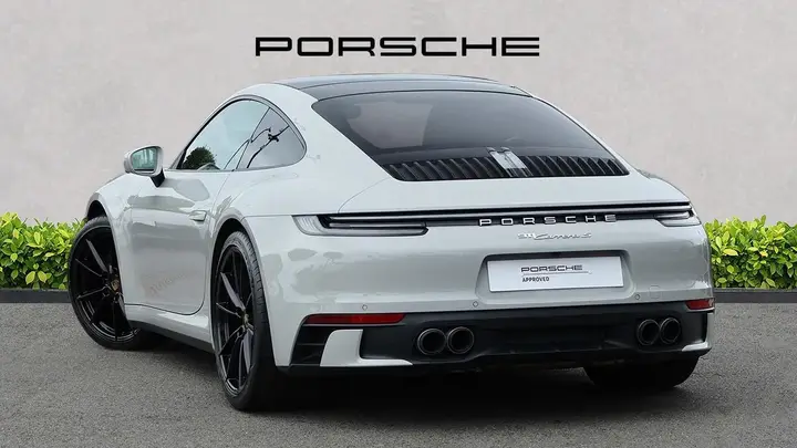 Porsche 911 2020 photo 2