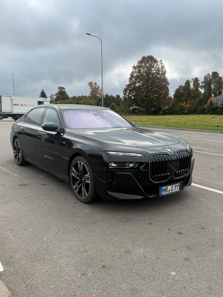 BMW 740