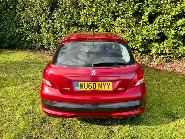 Peugeot 207 2010 photo 4