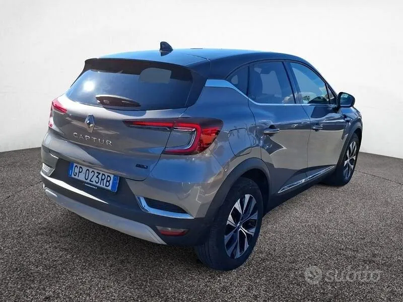 Renault Captur 2023 photo 3