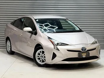 Toyota Prius 2017 photo 2